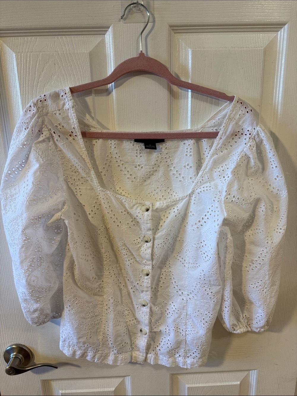 Sanctuary White Eyelet Button-Front Puff Sleeve Blouse